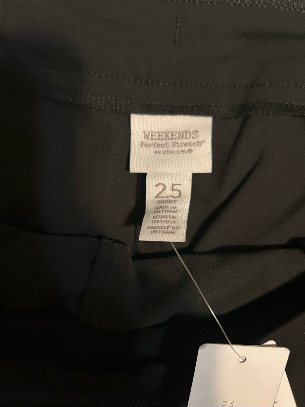 Chico's Black Drawstring Pull On Shorts 10” inseam Knit Shorts Size 14-Chico 2.5 - Picture 5 of 7